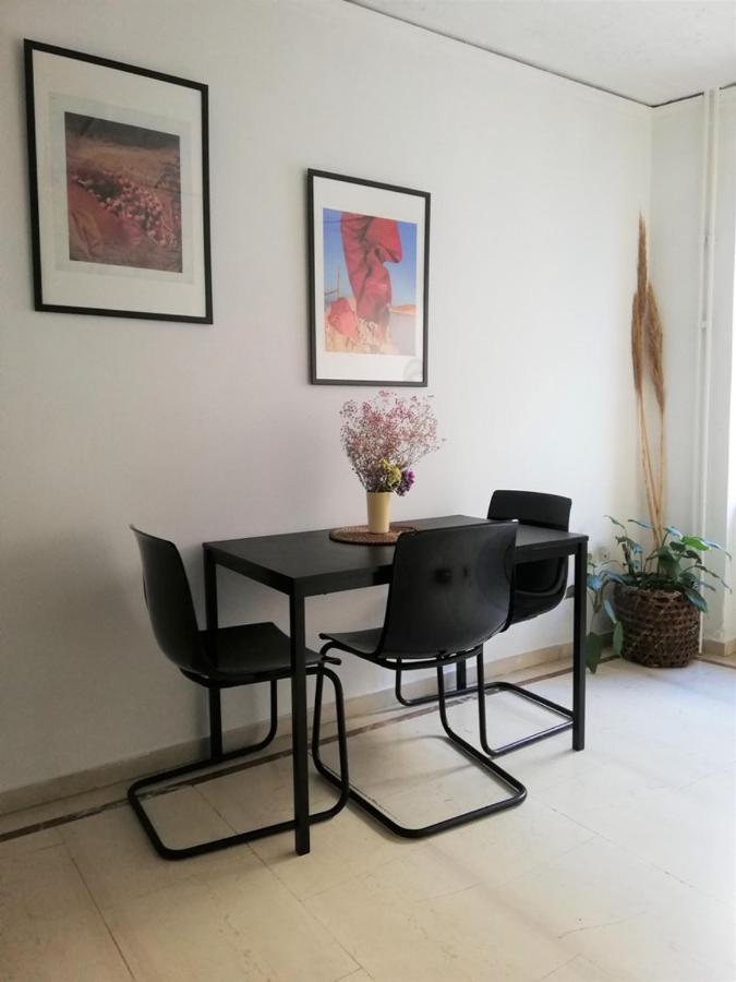 5Th Floor Apartment With Balcony Атина Екстериор снимка