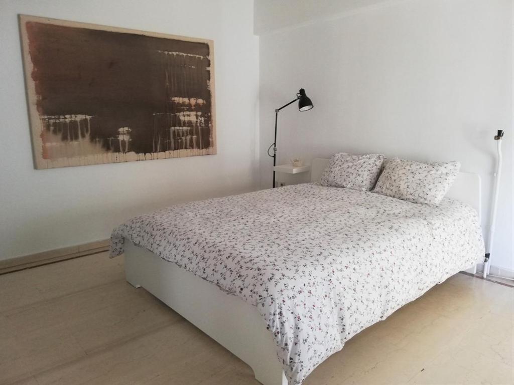 5Th Floor Apartment With Balcony Атина Екстериор снимка